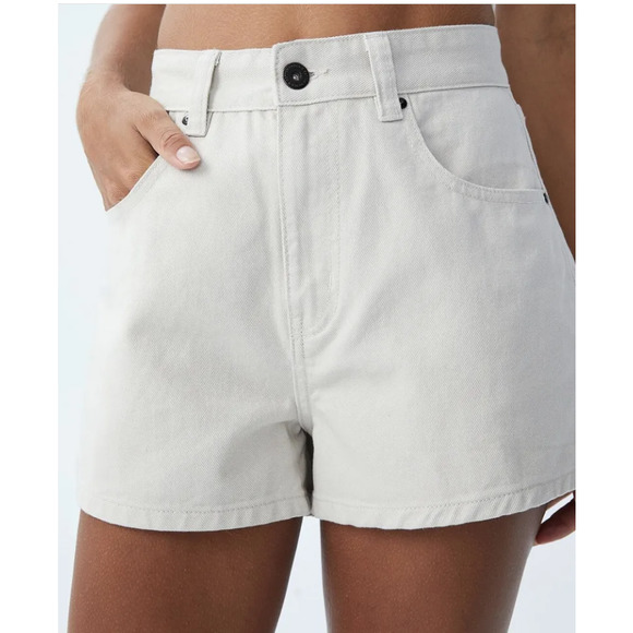 Cotton On Women's High Mom Denim Shorts Soft Taupe Finished - Picture 3 of 4